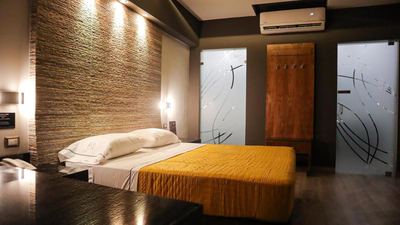 Hotel Myst. Монтеррей Экстерьер фото